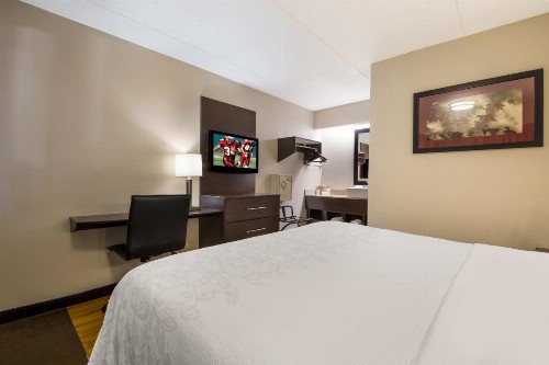Red Roof Inn PLUS+ Nashville Airport - image 24