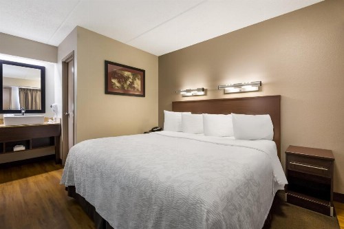 Red Roof Inn PLUS+ Nashville Airport - image 25