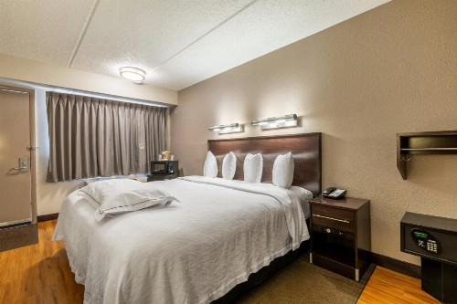 Red Roof Inn PLUS+ Nashville Airport - image 28