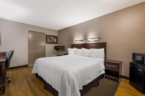 Red Roof Inn PLUS+ Nashville Airport - image 30