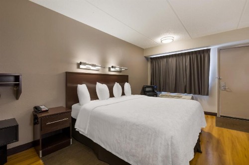 Red Roof Inn PLUS+ Nashville Airport - image 31