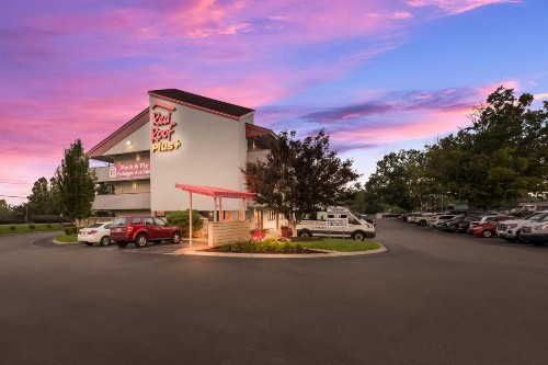 Red Roof Inn PLUS+ Nashville Airport - image 4