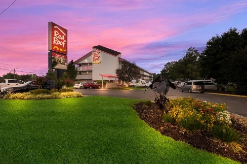 Red Roof Inn PLUS+ Nashville Airport - image 5