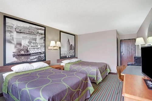 Super 8 by Wyndham Nashville/ Dntn/ Opryland Area - image 12