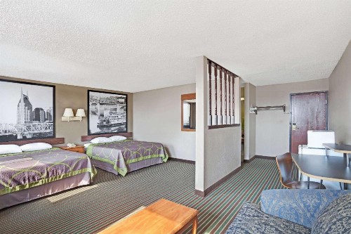 Super 8 by Wyndham Nashville/ Dntn/ Opryland Area - image 14