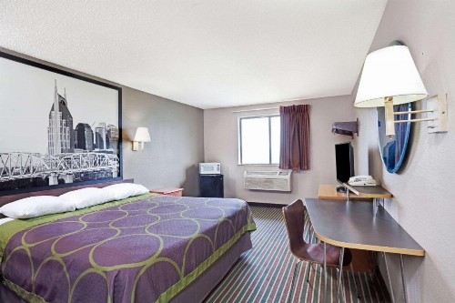 Super 8 by Wyndham Nashville/ Dntn/ Opryland Area - image 9