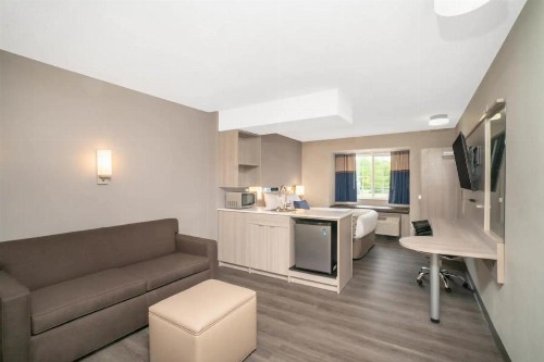 Microtel Inn & Suites by Wyndham Nashville - image 2