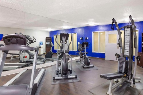 Comfort Suites Airport Nashville - image 27
