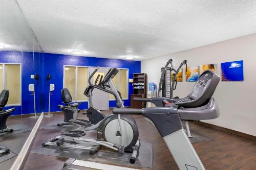Comfort Suites Airport Nashville - image 28