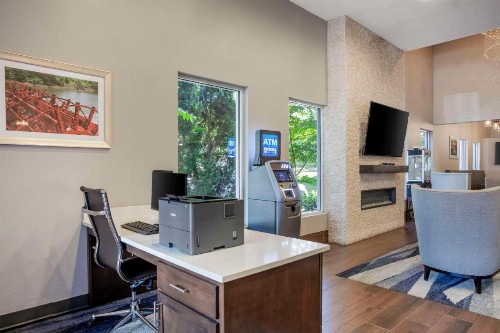 Comfort Suites Airport Nashville - image 29