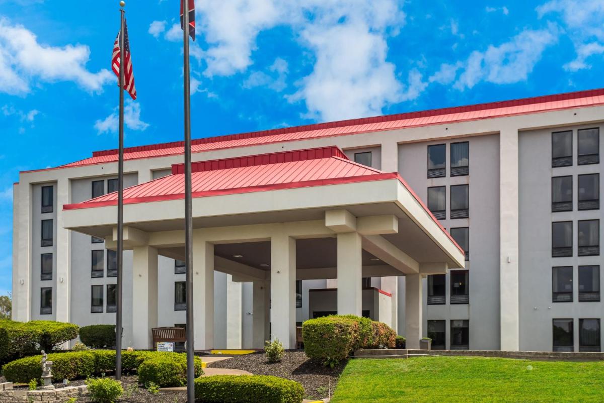 Red Roof Inn Nashville - Music City - image 3