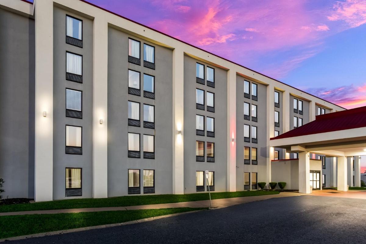 Red Roof Inn Nashville - Music City - image 6