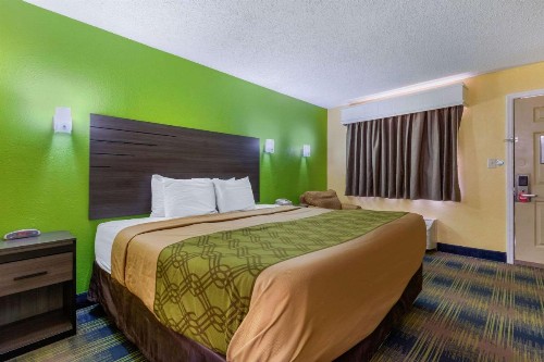 Econo Lodge Nashville Airport East - image 15