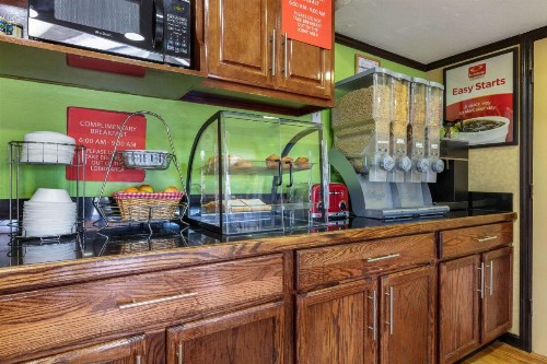 Econo Lodge Nashville Airport East - image 20