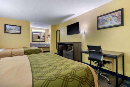 Econo Lodge Nashville Airport East - image 26