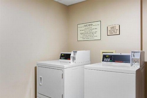 Best Western Plus Belle Meade Inn & Suites - image 13
