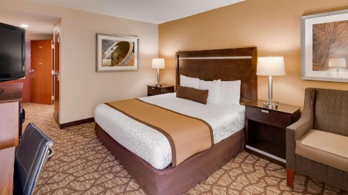 Best Western Plus Belle Meade Inn & Suites - image 17