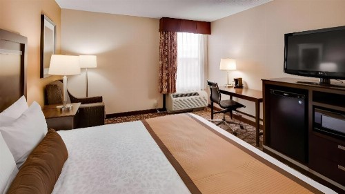 Best Western Plus Belle Meade Inn & Suites - image 19