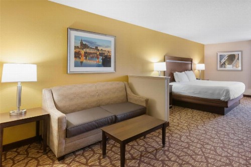 Best Western Plus Belle Meade Inn & Suites - image 32