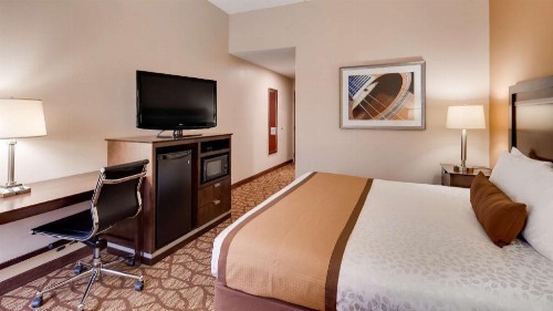 Best Western Plus Belle Meade Inn & Suites - image 38
