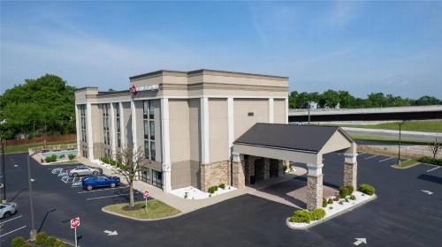 Best Western Plus Belle Meade Inn & Suites - image 5