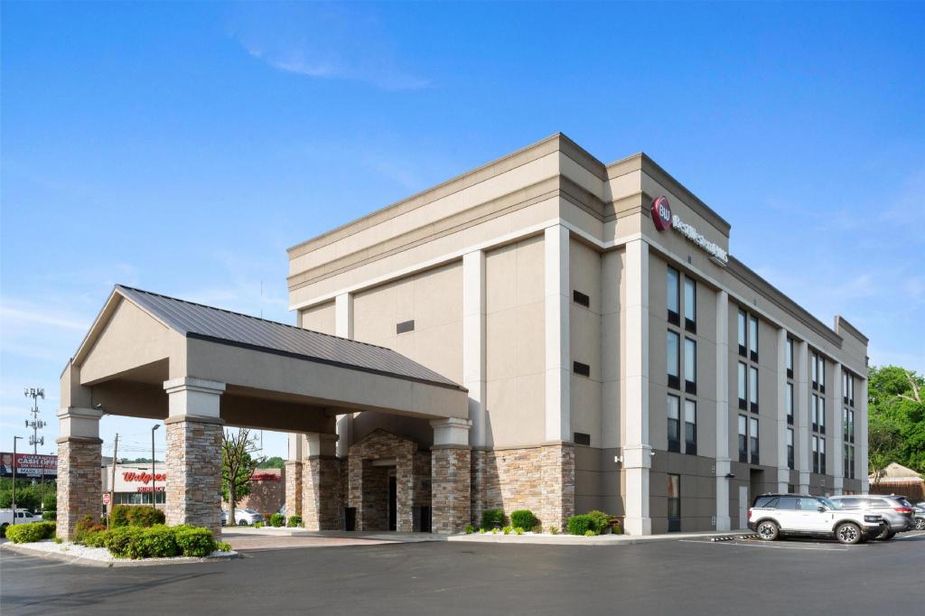 Best Western Plus Belle Meade Inn & Suites - image 7