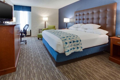 Drury Inn & Suites Nashville Airport - image 3