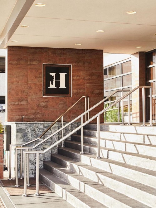 Hutton Hotel - image 18