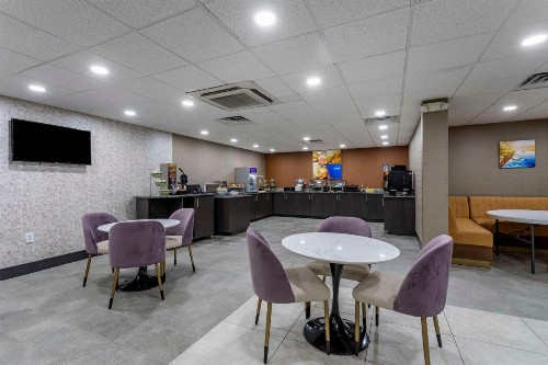 Quality Inn Nashville Downtown - Stadium - image 4