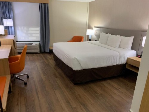 Quality Inn Nashville Downtown - Stadium - image 5