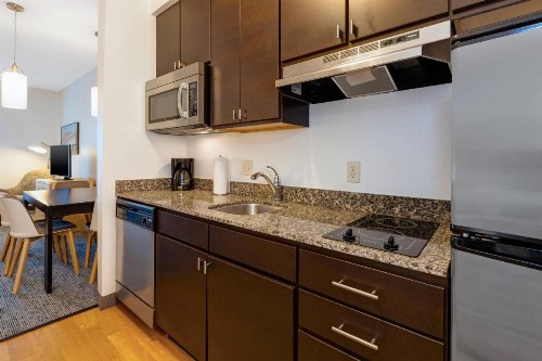 TownePlace Suites by Marriott Nashville Airport - image 19