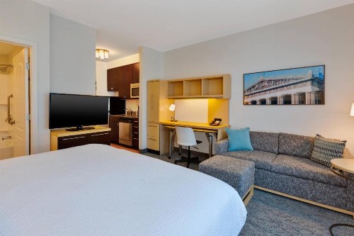 TownePlace Suites by Marriott Nashville Airport - image 27