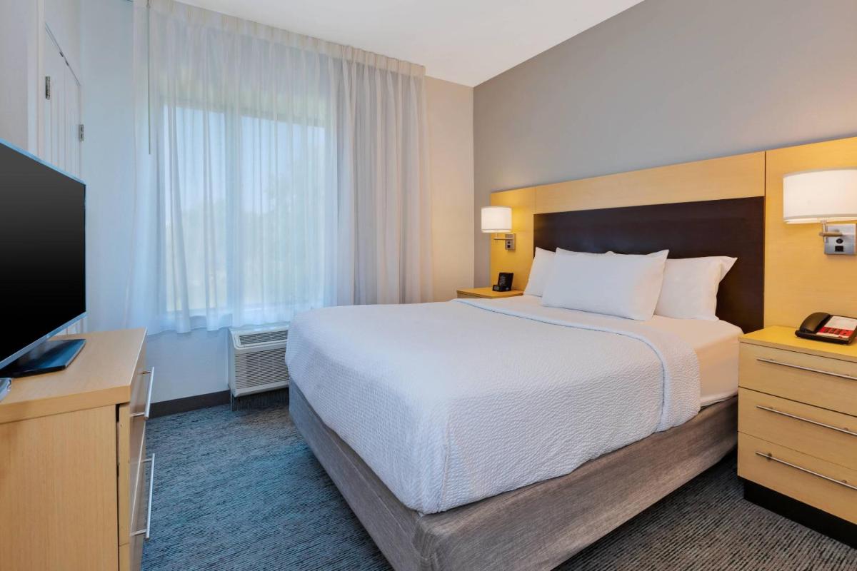 TownePlace Suites by Marriott Nashville Airport - image 6