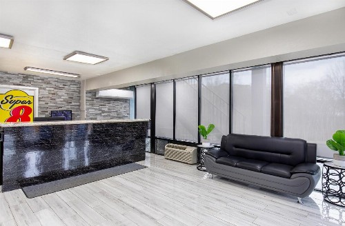 Super 8 by Wyndham Nashville West - image 14