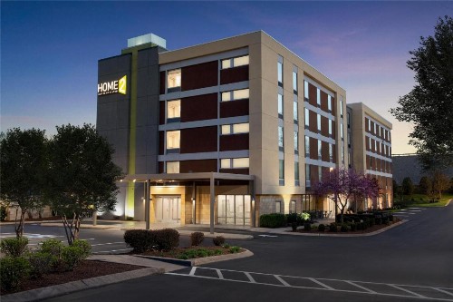 Home2 Suites Nashville Airport - image 3