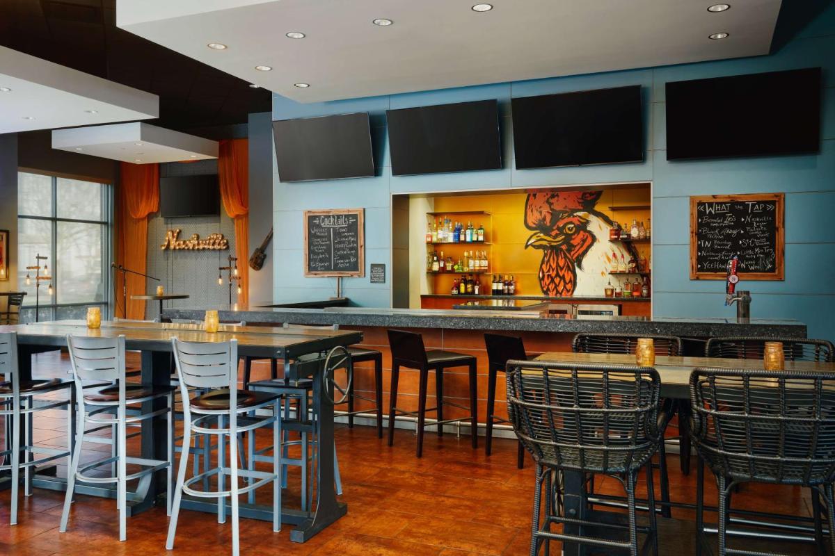 Hilton Garden Inn Nashville Downtown/Convention Center - image 4