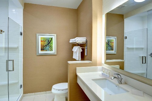 Fairfield Inn & Suites by Marriott Nashville MetroCenter - image 11