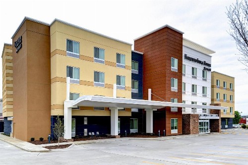 Fairfield Inn & Suites by Marriott Nashville MetroCenter - image 2