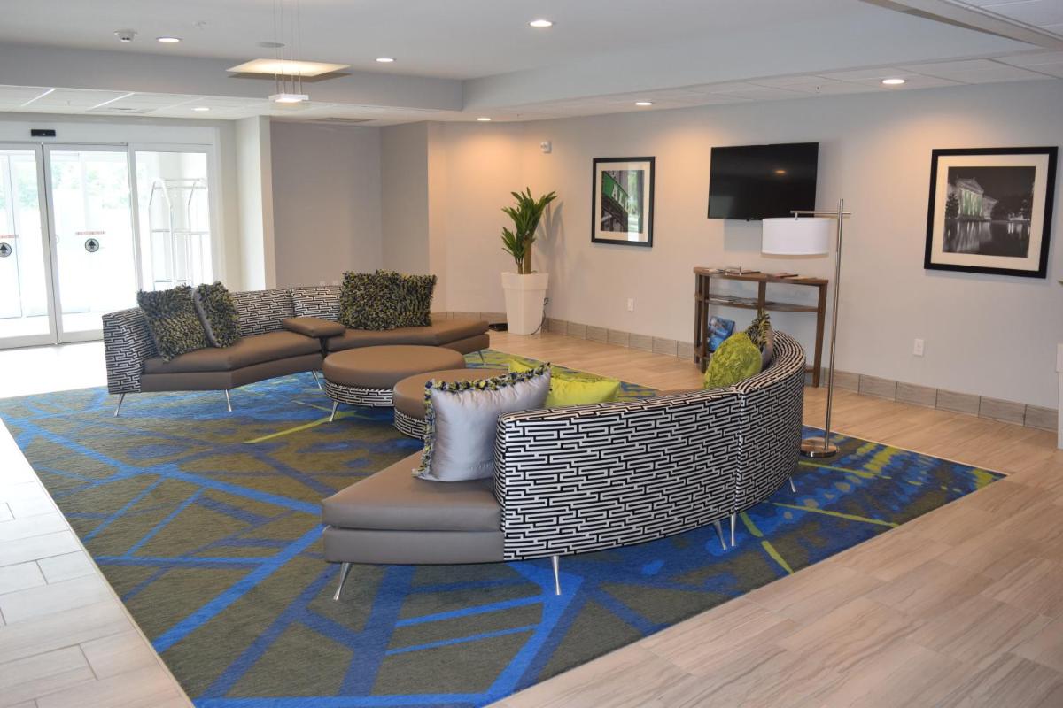 Candlewood Suites Nashville - Metro Center - image 3