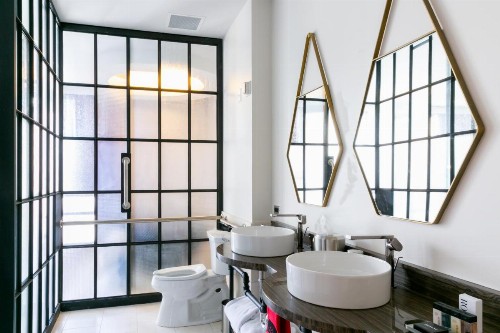 Bobby Hotel - image 32