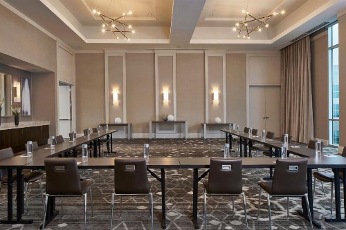 SpringHill Suites by Marriott Nashville Downtown/Convention Center - image 2