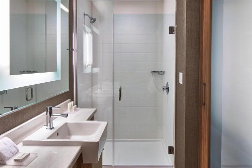 SpringHill Suites by Marriott Nashville Downtown/Convention Center - image 3