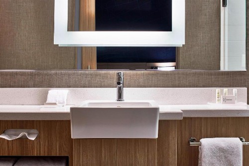 SpringHill Suites by Marriott Nashville Downtown/Convention Center - image 4