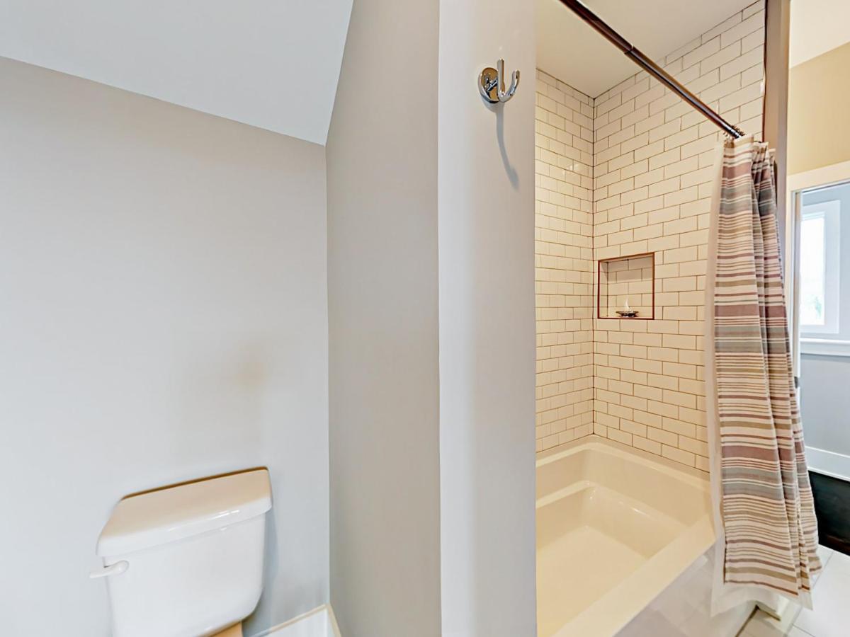 2003 Beech Ave Townhouse - image 2