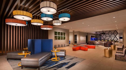 GLō Best Western Nashville Airport West