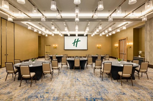 Holiday Inn & Suites - Nashville Downtown - Conv Ctr an IHG Hotel - image 26