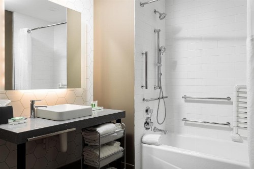 Holiday Inn & Suites - Nashville Downtown - Conv Ctr an IHG Hotel - image 8