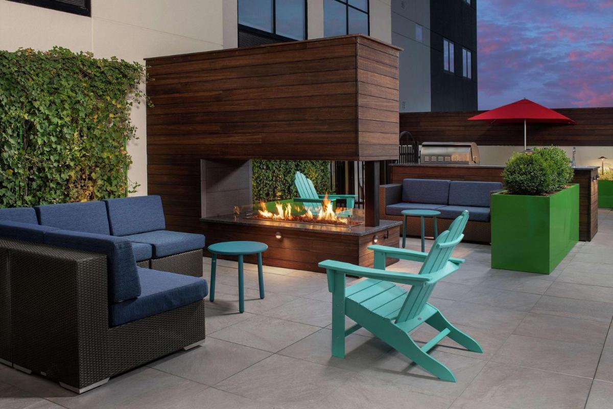 Home2 Suites By Hilton Nashville Downtown Convention Center - image 3