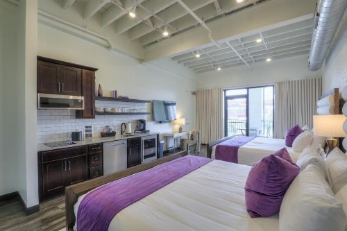 Studio 154 Luxury Hotel - image 17