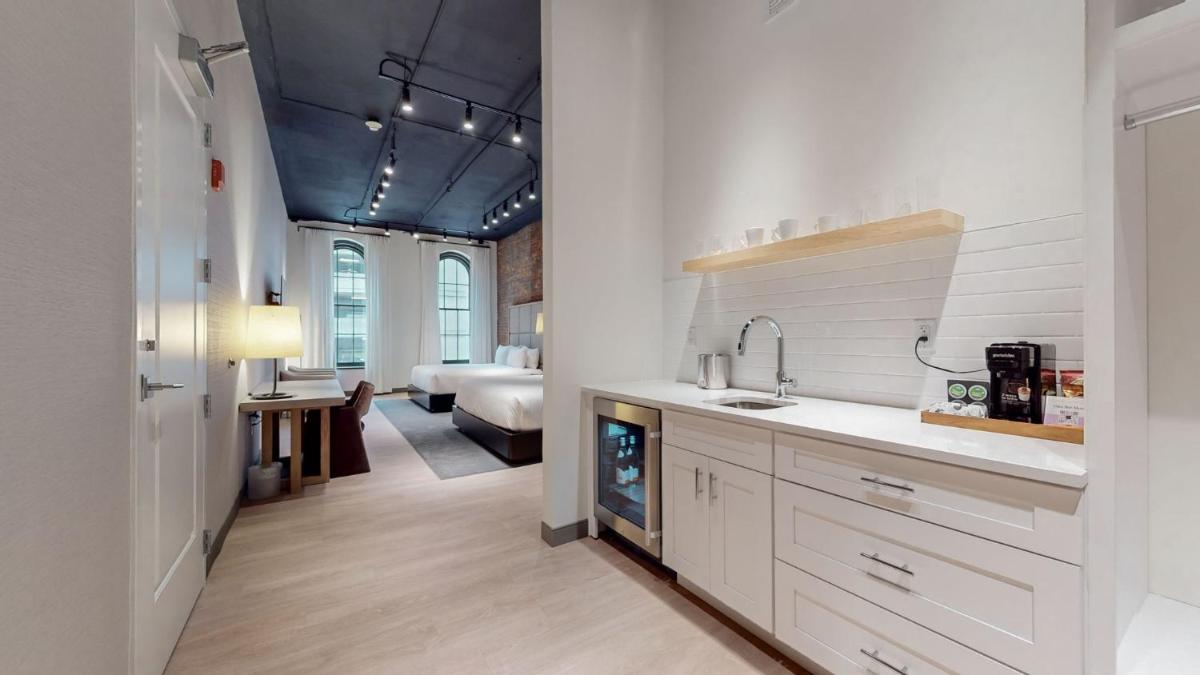 Studio 154 Luxury Hotel - image 2